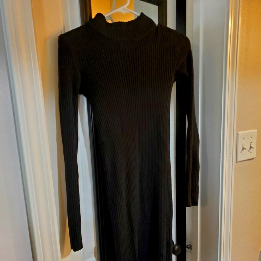 Black Rue21 ribbed knit bodycon midi dress